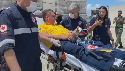 Bolsonaro está estável e faz uso de sonda, diz novo boletim médico
