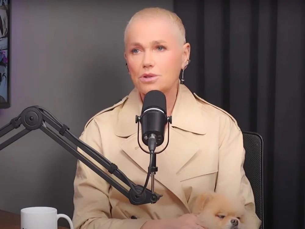Xuxa relembra invasão em antiga mansão e revela qual é seu maior medo A artista também comentou sobre a invasão de fãs e sobre um caso em que foi cuspida por um admirador embriagado
