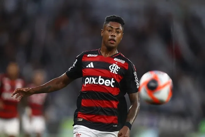 PF indicia Bruno Henrique, do Flamengo, por fraude em jogo Bruno Henrique se tornou alvo da PF após investigações apontarem que o jogador teria forçado um cartão amarelo no jogo contra o Santos