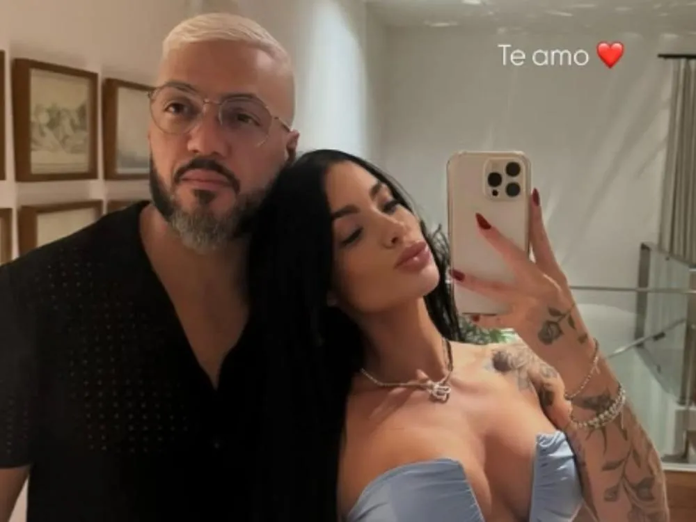 Belo e Rayane Figliuzzi se assumem nas redes sociais: “Te amo” O casal surgiu arrumado para um jantar em comemoração ao aniversário do empresário de Belo, Alfredo Santana