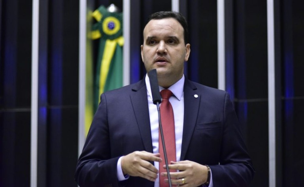 Projeto concede isenção de Imposto de Renda a idosos com comorbidades