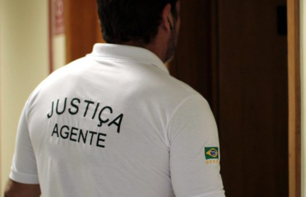 Projeto autoriza oficiais de justiça em serviço a estacionar veículo em qualquer local