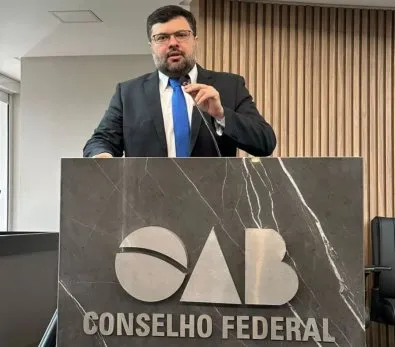 Jorge comanda show solo enquanto Mateus se recupera de cirurgia: “Não somos máquinas” Mateus teve que se afastar dos palcos por alguns dias devido a uma cirurgia de emergência no joelho