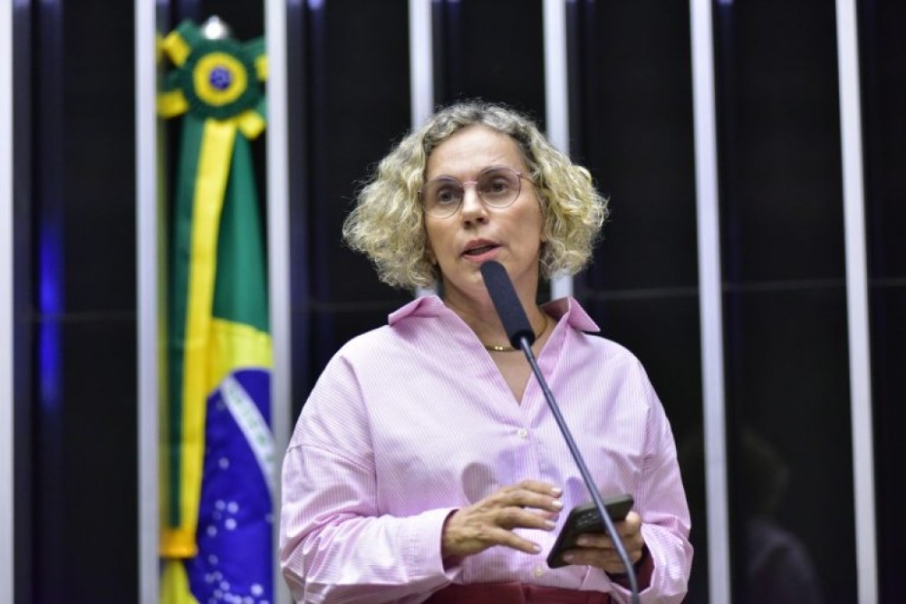 Projeto aumenta prazo de renovação para credenciamento de idosos em estacionamentos