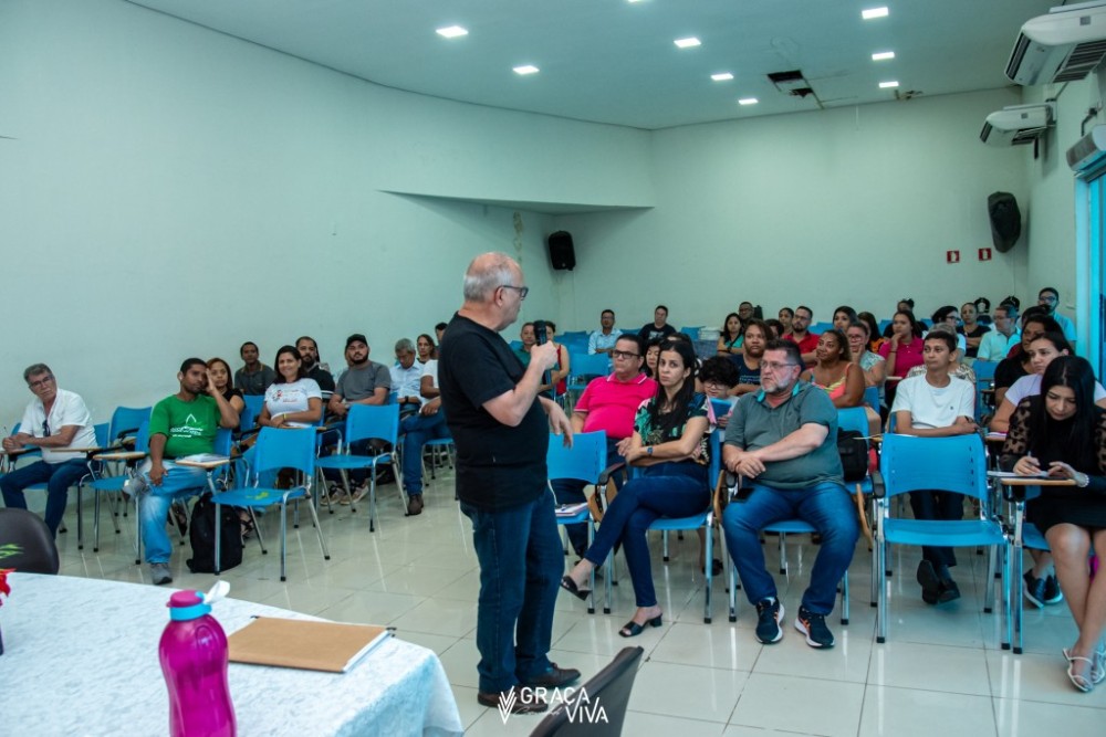 Prefeito prestigia reunião de capacitação promovida pela Sempras a entidades assistenciais