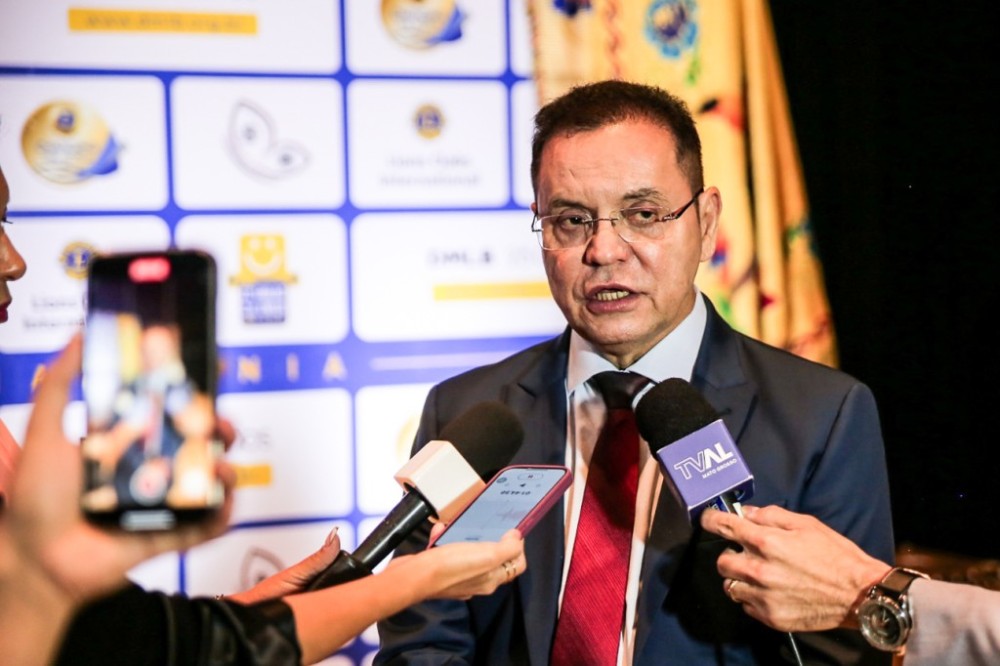 Presidente da ALMT recebe homenagem do Lions Clube