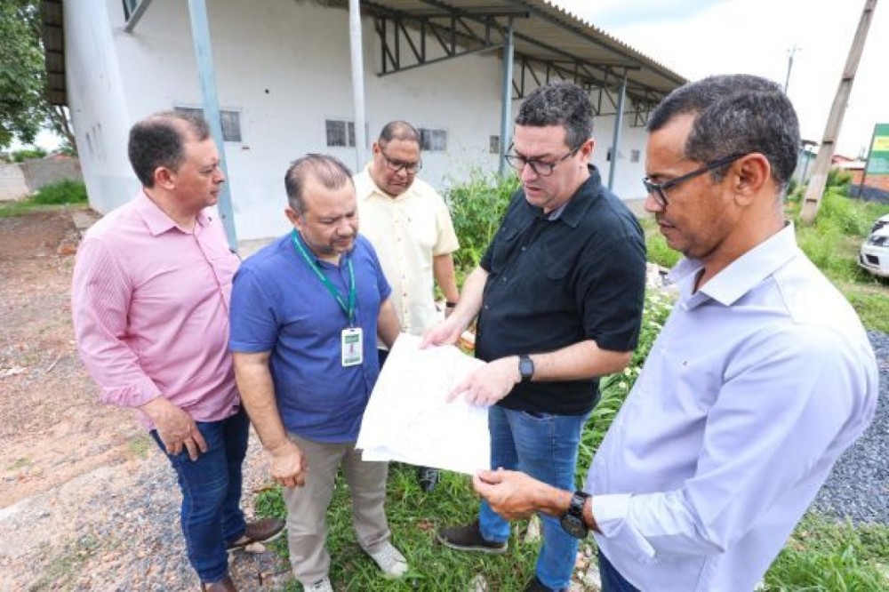 A pedido do prefeito, secretário de Saúde determina retomada de obra do PSF do Pedra 90 abandonada pelo gabinete de intervenção do Estado