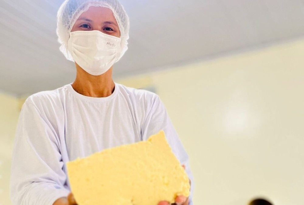 Com certificação da Seaf-MT, produtora rural se destaca por qualidade na produção de queijos