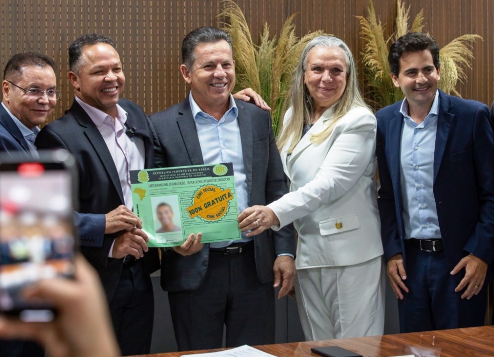 Vice-presidente do Judiciário participa da solenidade de assinatura do Programa CNH Social