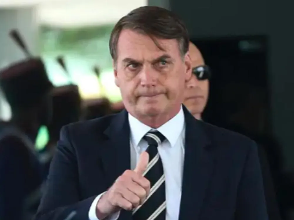 Bolsonaro será ouvido pela PF sobre atuação de Eduardo nos Estados Unidos Ex-presidente prestará depoimento em inquérito do Supremo Tribunal Federal que apura articulações do filho com políticos americanos