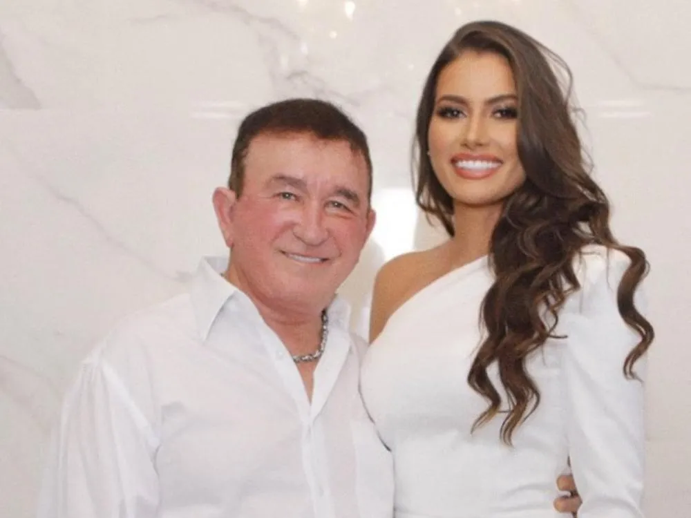 Amado Batista rebate críticas por casamento com mulher mais jovem: “Precisam respeitar” O cantor, de 74 anos, e a miss Calita Franciele, de 23, oficializaram a união em março
