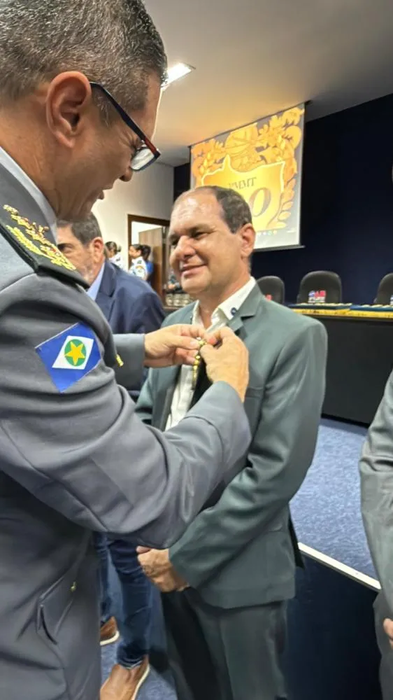 Deputado Chico Guarnieri é homenageado pela Força Tática em Tangará da Serra
