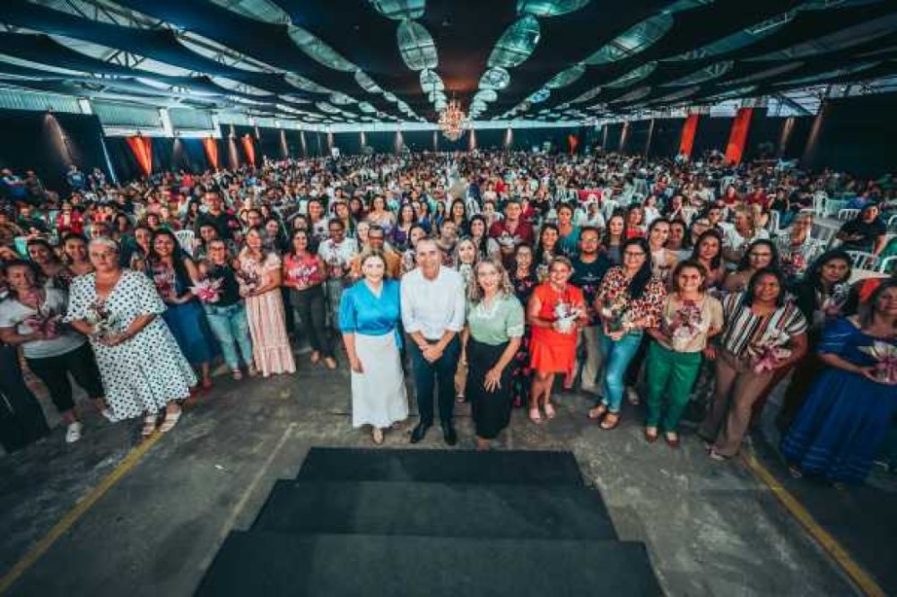 Mais de 1.400 profissionais da educação participaram da abertura do ano letivo