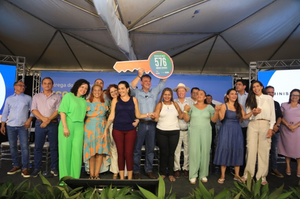 Dia histórico para Sinop: 576 famílias do Nico Baracat recebem as chaves dos apartamentos