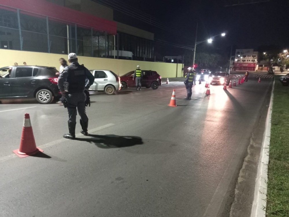 Dezenove motoristas são presos em fiscalizações de trânsito em dois locais de Cuiabá