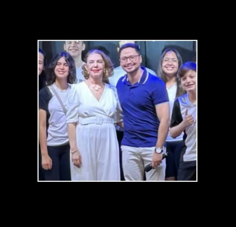 Yasmin Nadaf, minha amiga querida, Mestre, Doutora e Pós-doutora em Literatura, foi homenageada pelo Colégio Maxi: