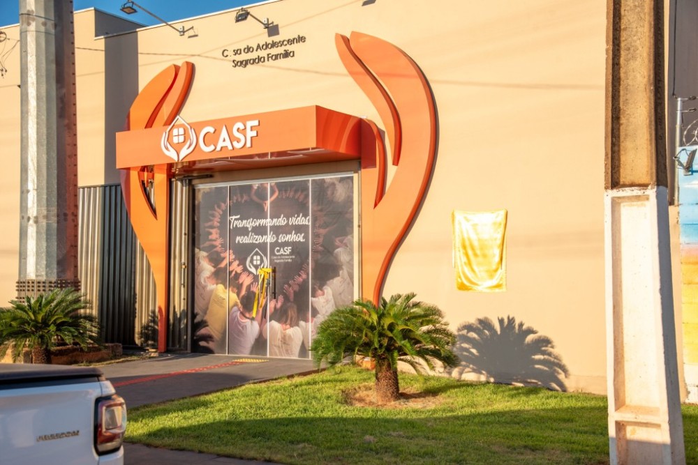 Prefeito prestigia inauguração da nova sede da ONG - Casa do Adolescente Sagrada Família