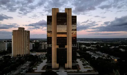 Brasil registra déficit de US$ 7,1 bilhões nas contas externas em julho Resultado foi divulgado no relatório de estatística do setor externo do BC (Banco Central) nesta terça-feira (26)