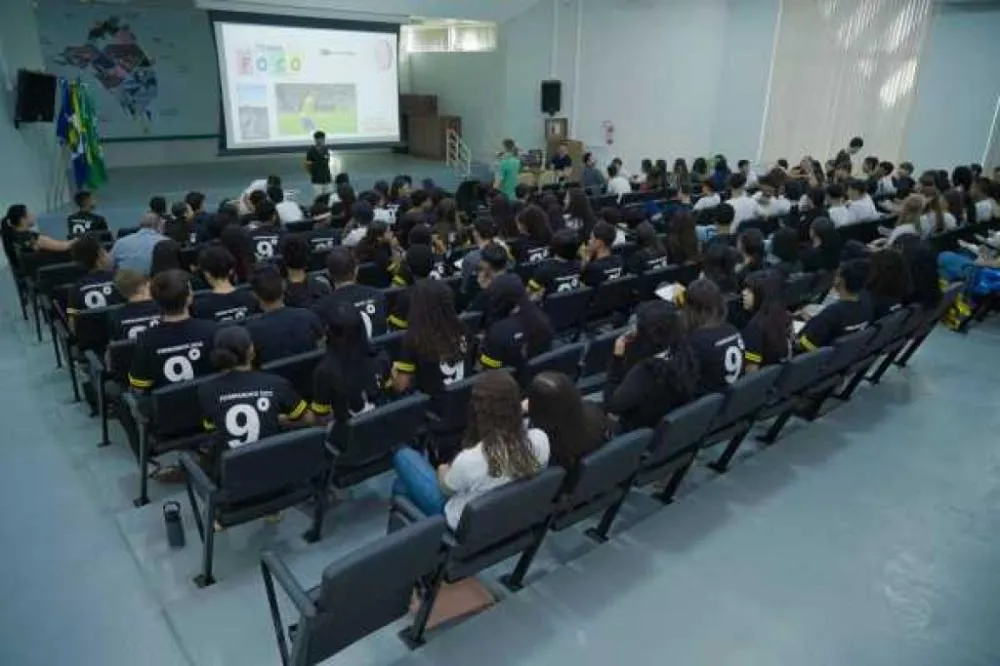 2º Aulão de Língua Portuguesa e Matemática reúne aproximadamente 130 estudantes