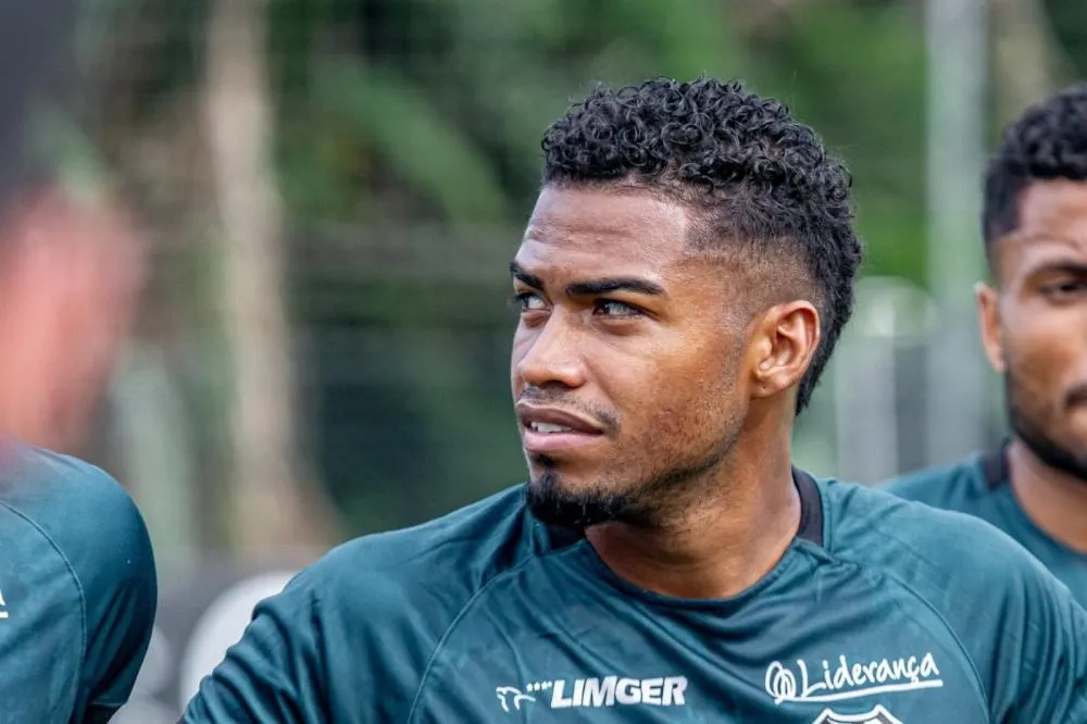 Ruan Levine ex-Vitória é o novo reforço do ataque do Primavera para 2026