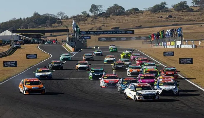 Corrida no Parque Novo Mato Grosso define campeões da Turismo Nacional Categoria desembarca novamente no Centro-Oeste para encerrar o Campeonato Sprint e possivelmente definir também os campeões Overall
