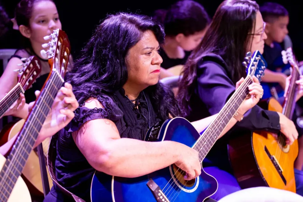 Secretaria de Cultura e Juventude encerra atividades de 2025 com concerto de cordas e apresentações de danças