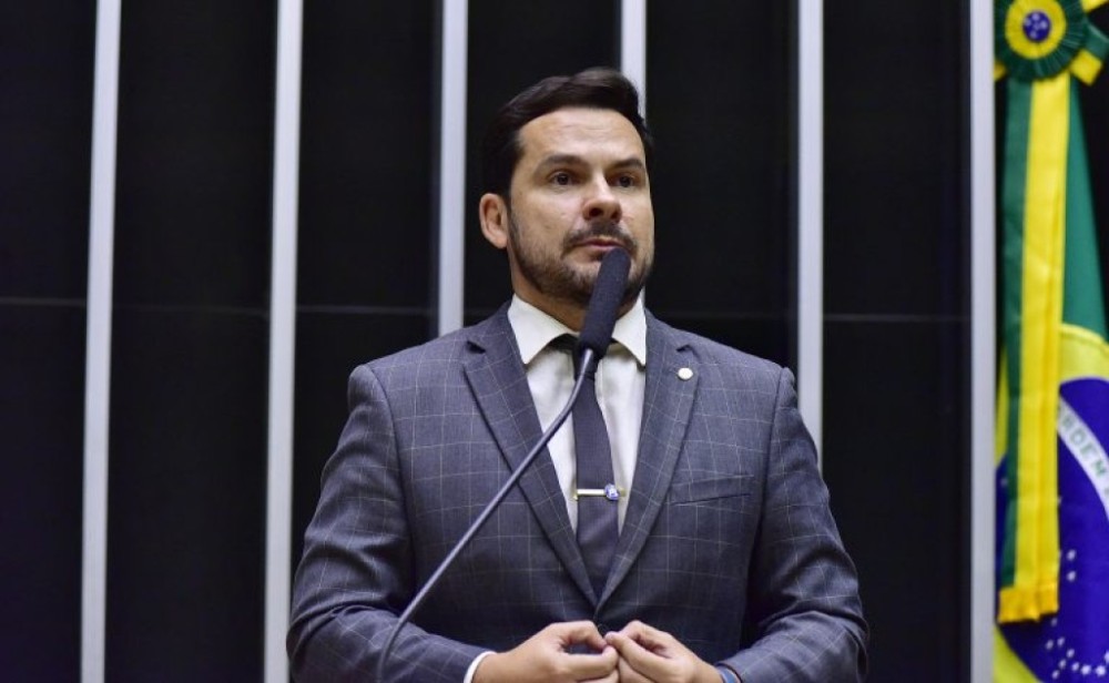Projeto retoma programa de escolas cívico-militares