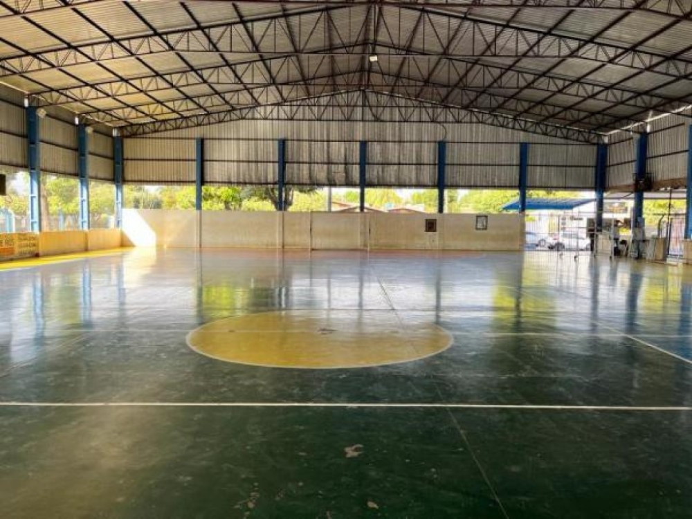 Prefeitura inicia processo de revitalização das quadras poliesportivas do Município