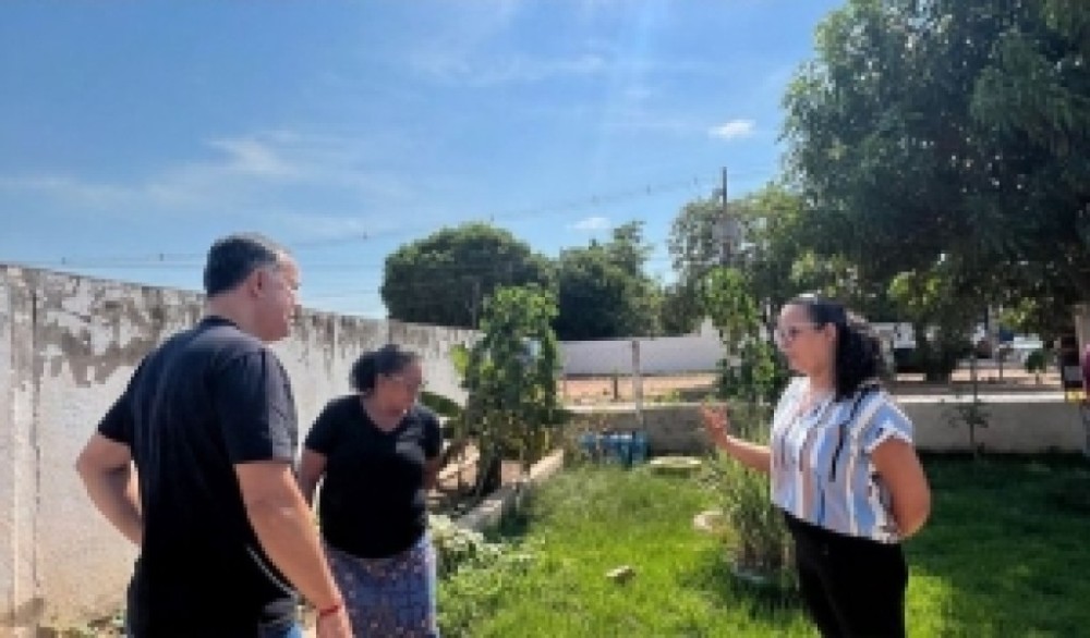 Vereador visita creches, unidade de saúde e vai propor reforma em praça