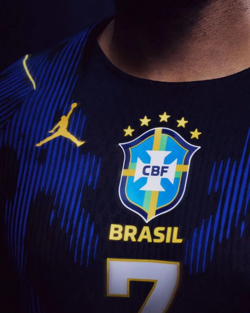 Uniforme brasileiro para Copa do Mundo fica em segundo lugar em ranking como a mais bonita