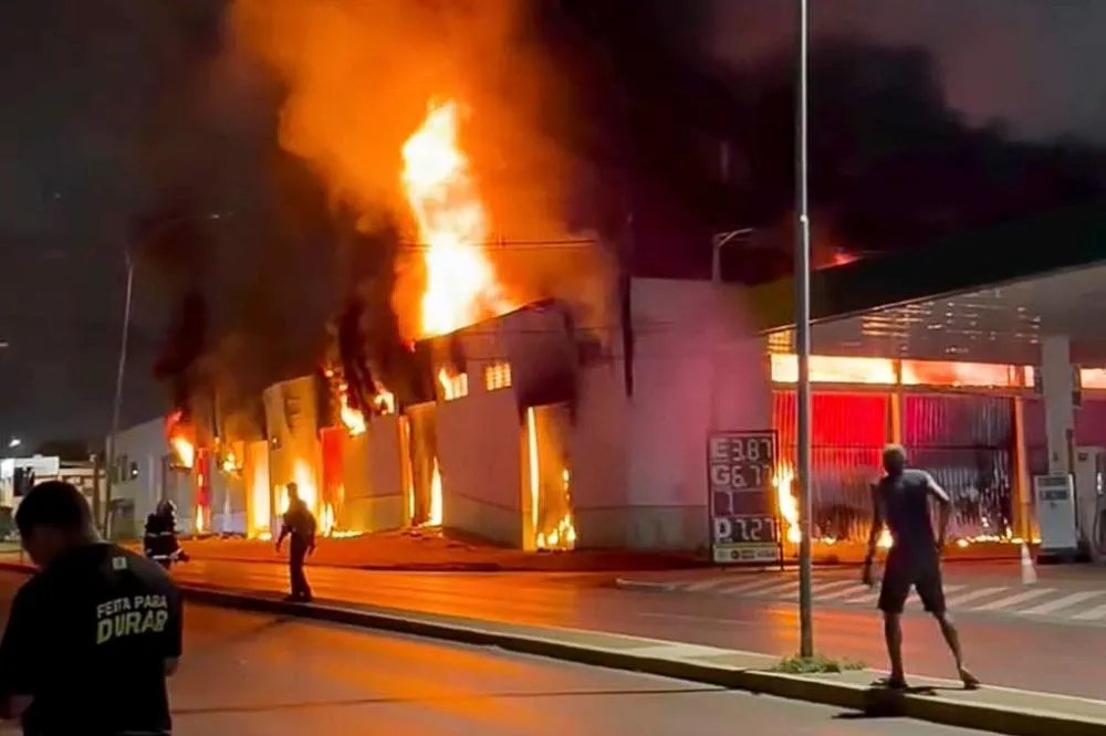 Várzea Grande decreta calamidade administrativa após incêndio atingir depósito da Secretaria de Educação