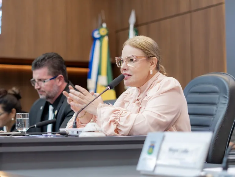 Paula Calil critica novo aumento da tarifa de água em Cuiabá