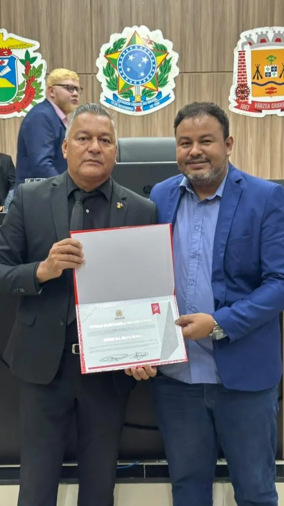 Jornalista Ednei Rosa recebe Título Elisângela Nepomuceno em homenagem ao trabalho na comunicação