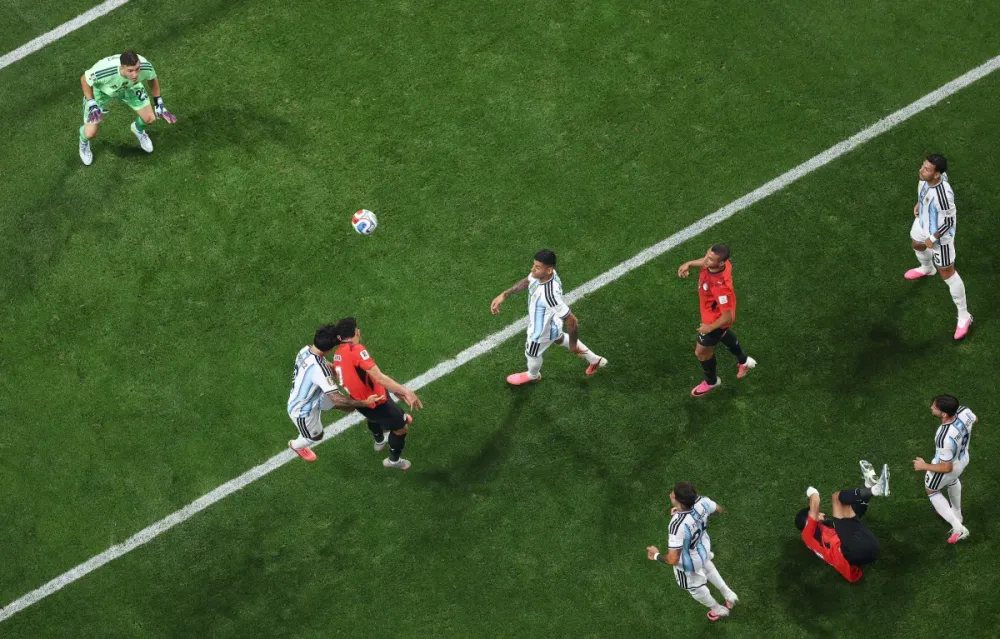 Egito aciona a Fifa e pede afastamento da arbitragem após queda na Copa