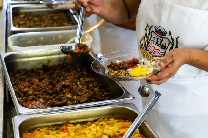Merendeiras de Lucas do Rio Verde participam de treinamento e testam receitas com carne ovina