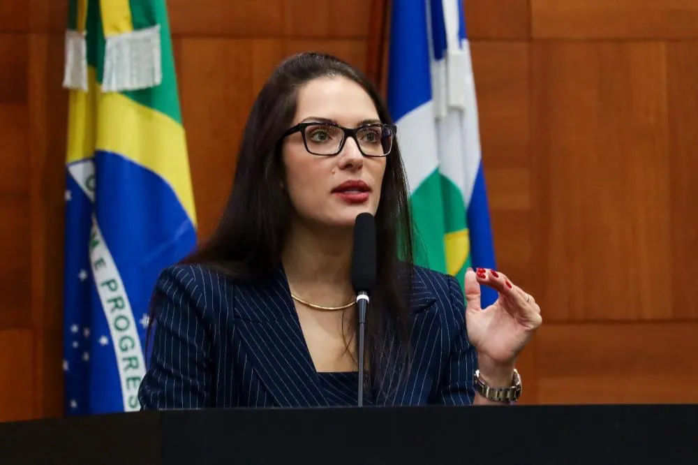 Pré-candidata a senadora, Janaina Riva cobra força-tarefa para destravar licenças da mineração e defende parceria para acelerar obras na BR-163