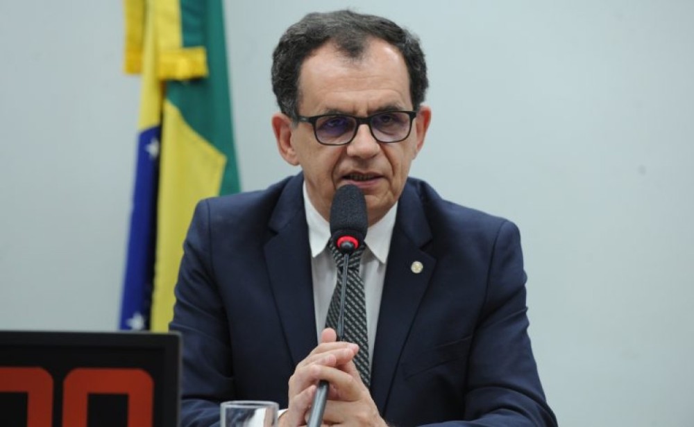 Projeto define piso salarial para profissionais do Sistema Único de Assistência Social
