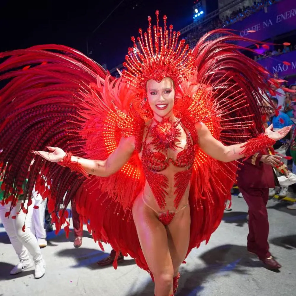Escola de Samba Grande Rio despede de Virginia