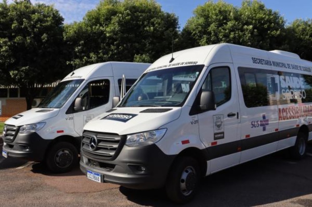 Secretaria de Saúde entrega duas vans ao Centro de Reabilitação Renascer