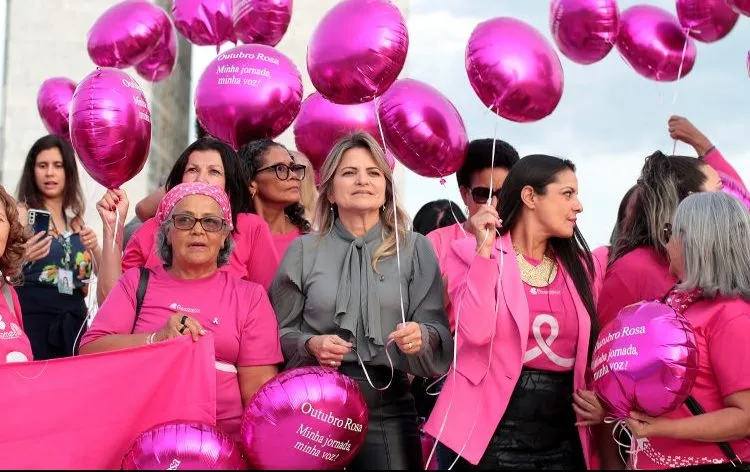 Outubro Rosa: deputada Flávia Morais fala sobre a importância do diagnóstico precoce 