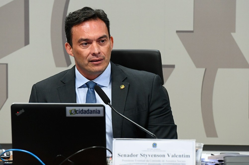 Projeto prevê ensino remoto a estudantes gestantes, lactentes e adotantes