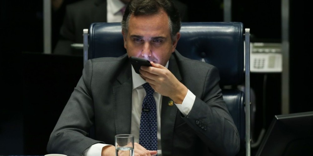 Pacheco pede lista de parlamentares monitorados pela 