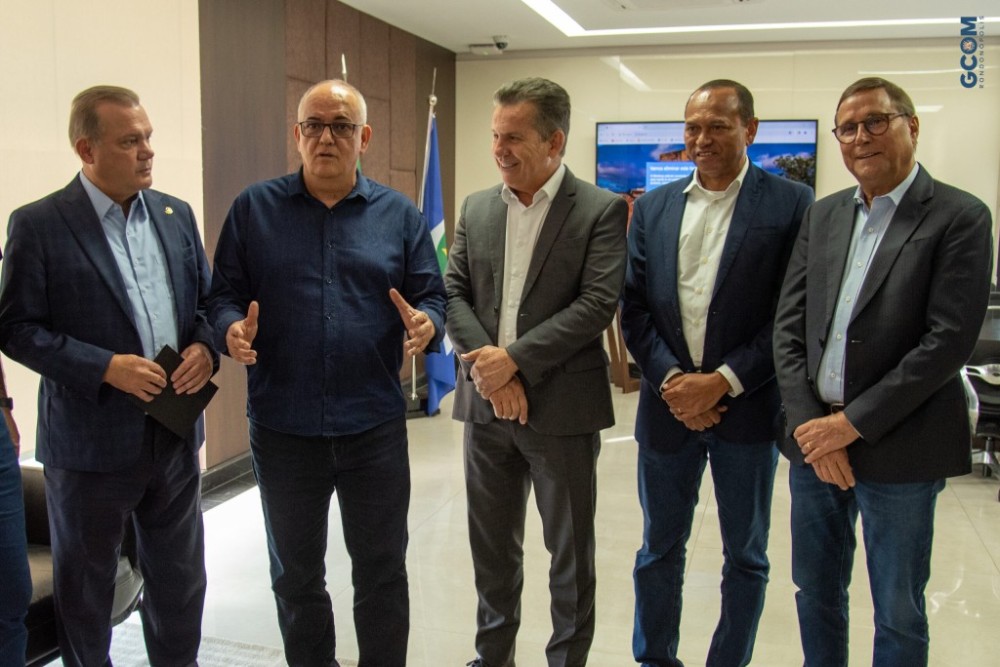 Prefeito discute obras de infraestrutura com o governador Mauro Mendes