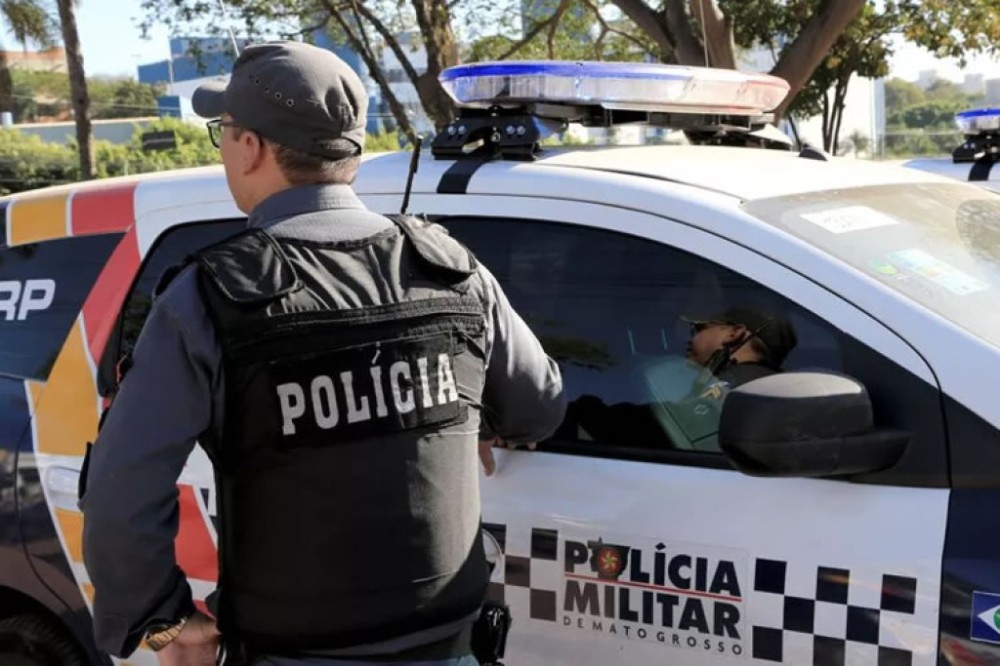 Dupla é presa por porte ilegal de arma de fogo e direção perigosa em zona rural de Sinop