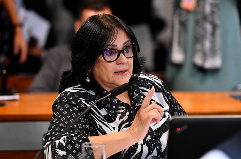 Comissão aprova prioridade no SUS e no Susp para mulher vítima de violência