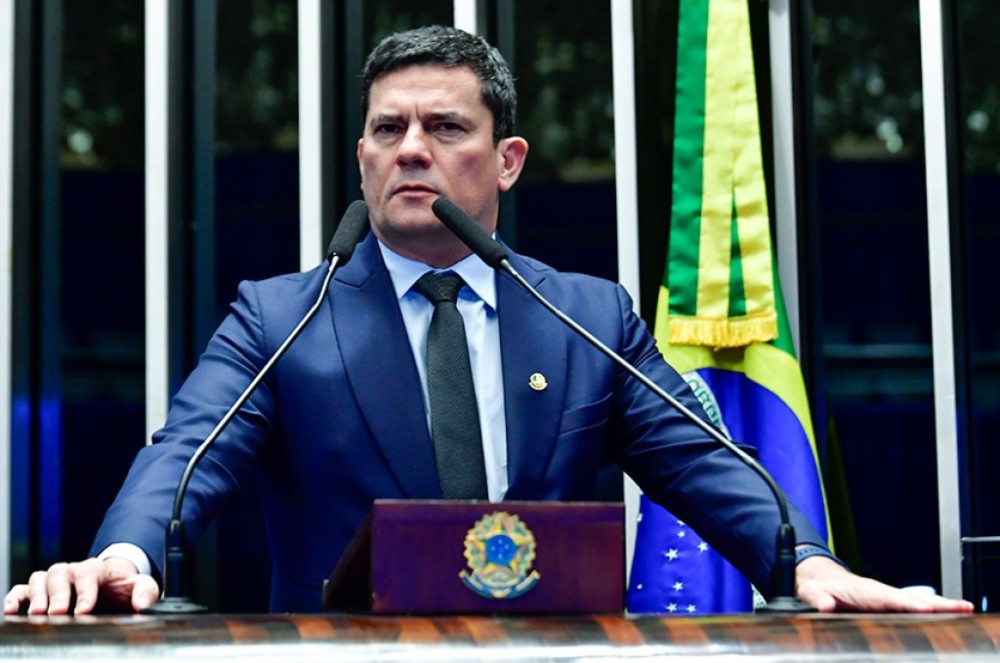Moro comemora aprovação de limites ao 