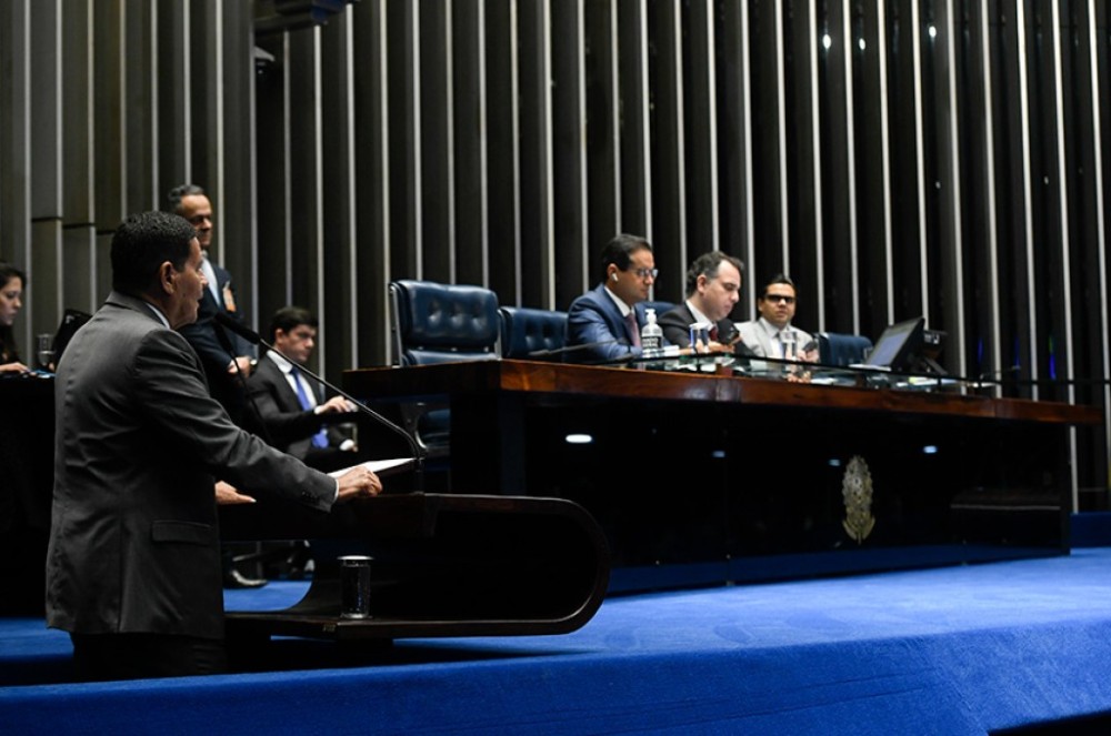PEC que limita candidaturas de militares tem primeira sessão de discussão