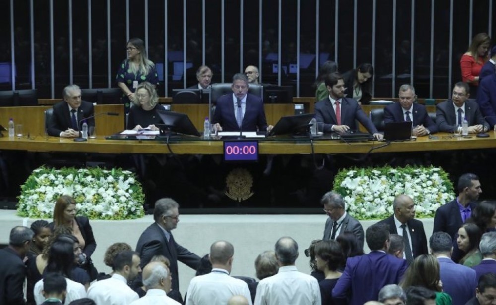 Câmara entrega Medalha do Mérito Legislativo para 37 personalidades