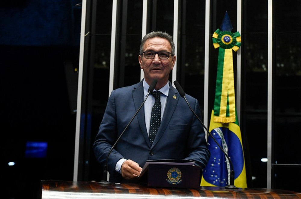 Lucas Barreto questiona Ibama e defende exploração de petróleo no Amapá