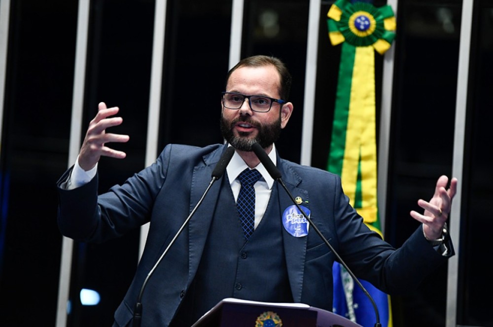 Jorge Seif critica cota para pessoas trans em processo seletivo
